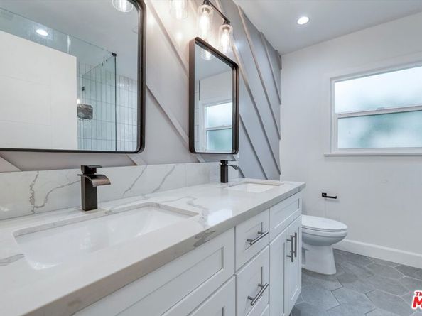 12814 Collins Street, Valley Village CA 91607