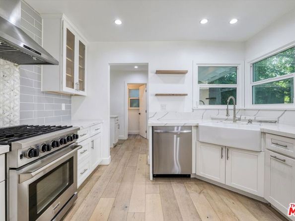 12814 Collins Street, Valley Village CA 91607