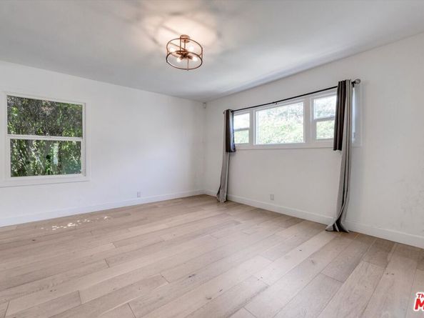 12814 Collins Street, Valley Village CA 91607