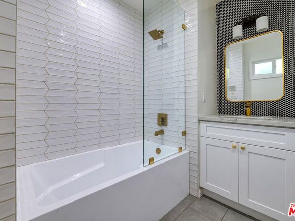 12814 Collins Street, Valley Village CA 91607