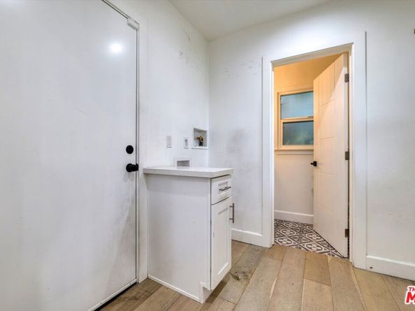 12814 Collins Street, Valley Village CA 91607