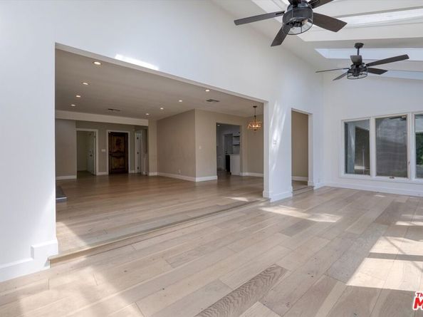 12814 Collins Street, Valley Village CA 91607
