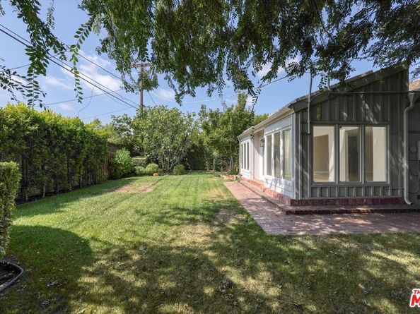 12814 Collins Street, Valley Village CA 91607