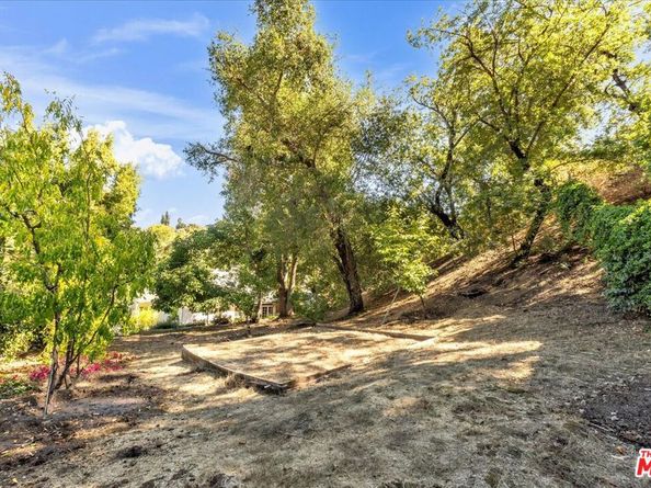 4157 Woodcliff Road, Sherman Oaks CA 91403