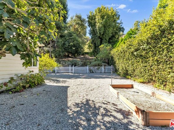 4157 Woodcliff Road, Sherman Oaks CA 91403