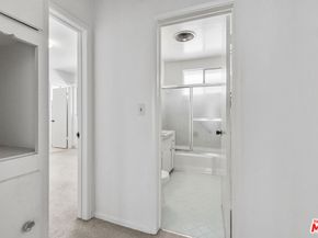 1043 S Holt Avenue, Los Angeles CA 90035