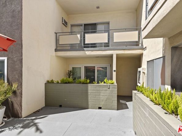 1233 N Laurel Avenue 109, West Hollywood CA 90046