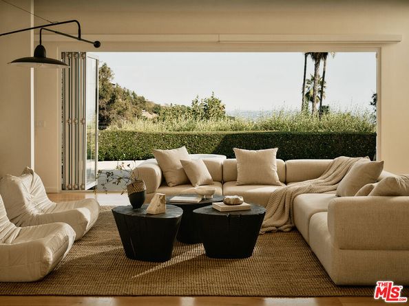 2635 Carman Crest Drive, Los Angeles CA 90068