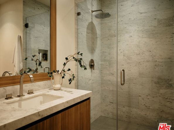 2635 Carman Crest Drive, Los Angeles CA 90068