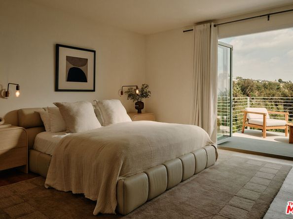 2635 Carman Crest Drive, Los Angeles CA 90068