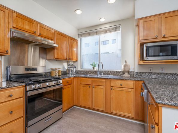 1222 S Westgate Avenue 205, Los Angeles CA 90025