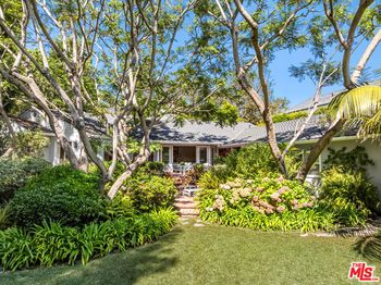 1146 Amalfi Drive