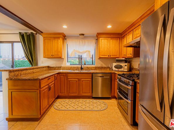 645 Magnolia Boulevard C, Burbank CA 91501