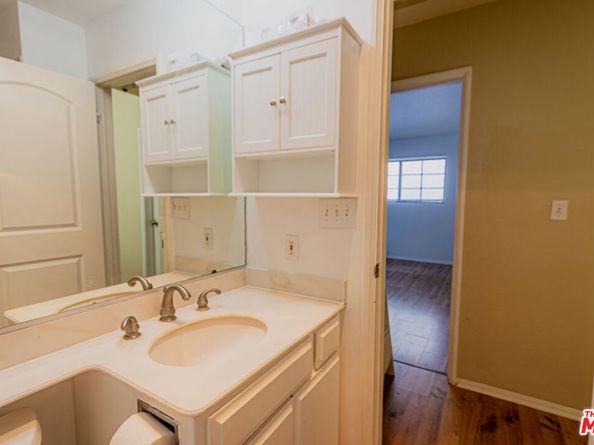 645 Magnolia Boulevard C, Burbank CA 91501