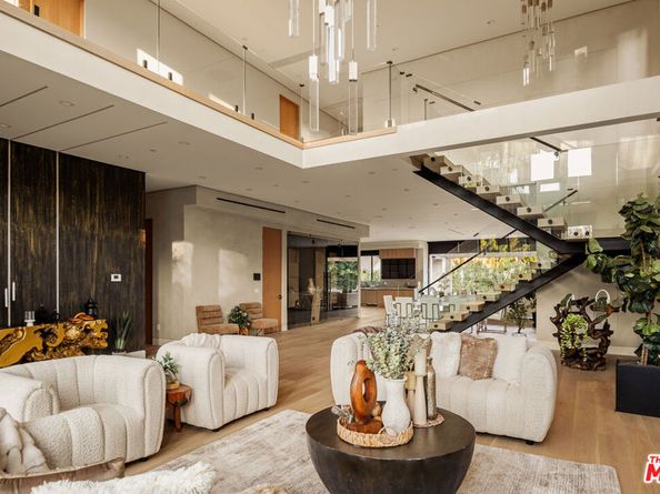 4528 Matilija Avenue, Sherman Oaks CA 91423