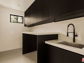 4528 Matilija Avenue, Sherman Oaks CA 91423