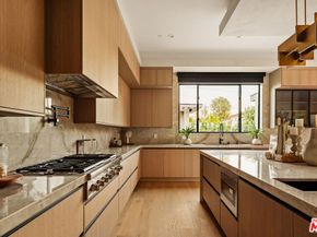 4528 Matilija Avenue, Sherman Oaks CA 91423