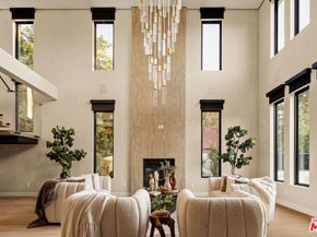 4528 Matilija Avenue, Sherman Oaks CA 91423