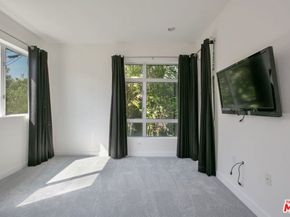 6001 Carlton Way 204, Los Angeles CA 90028