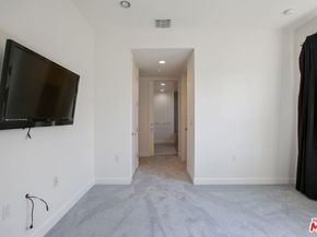 6001 Carlton Way 204, Los Angeles CA 90028