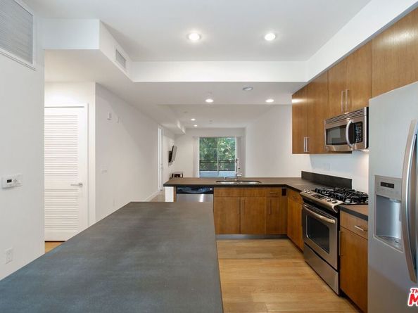 6001 Carlton Way 204, Los Angeles CA 90028