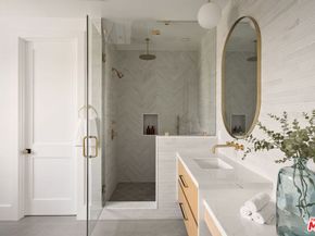 1742 Preuss Road, Los Angeles CA 90035