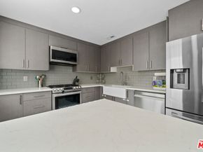 8024 Via Pompeii, Burbank CA 91504