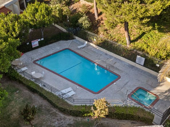 8024 Via Pompeii, Burbank CA 91504