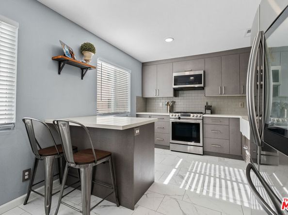 8024 Via Pompeii, Burbank CA 91504