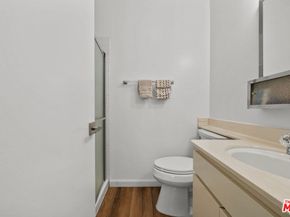 8024 Via Pompeii, Burbank CA 91504