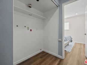 8024 Via Pompeii, Burbank CA 91504