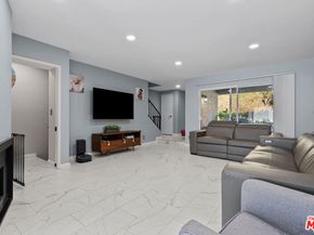 8024 Via Pompeii, Burbank CA 91504