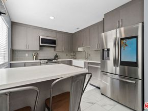 8024 Via Pompeii, Burbank CA 91504