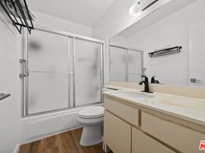 8024 Via Pompeii, Burbank CA 91504