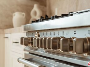 10725 Ashton Avenue 101, Los Angeles CA 90024