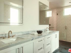 10725 Ashton Avenue 101, Los Angeles CA 90024