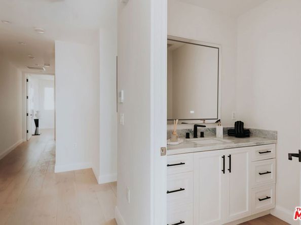 10725 Ashton Avenue 101, Los Angeles CA 90024