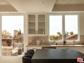 10725 Ashton Avenue 101, Los Angeles CA 90024