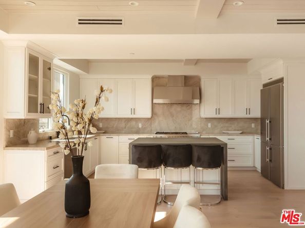 10725 Ashton Avenue 101, Los Angeles CA 90024