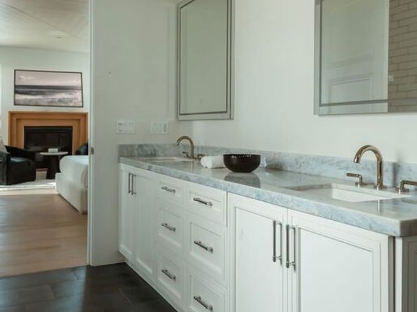 10725 Ashton Avenue 101, Los Angeles CA 90024