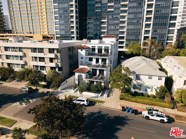 10725 Ashton Avenue 101, Los Angeles CA 90024