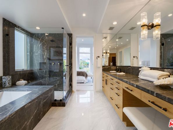 142 Union Jack Mall, Marina Del Rey CA 90292