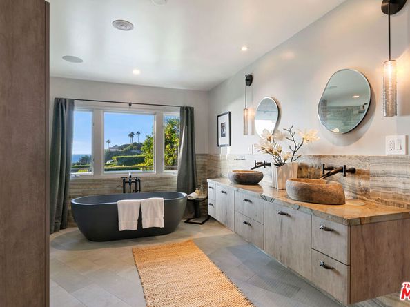 31558 Victoria Point Road, Malibu CA 90265