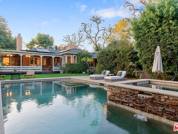 4958 Carpenter Avenue, Valley Village CA 91607