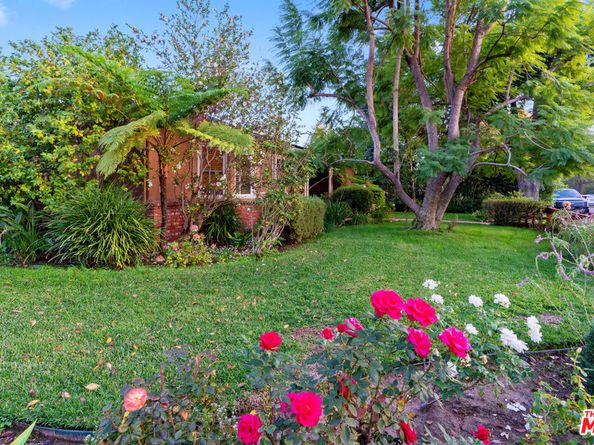 4958 Carpenter Avenue, Valley Village CA 91607