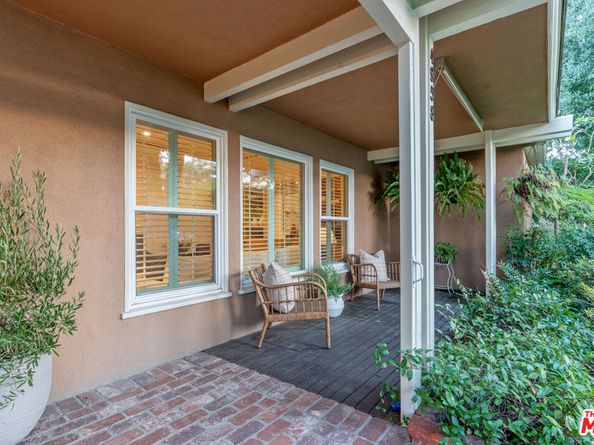 4958 Carpenter Avenue, Valley Village CA 91607