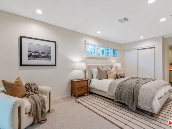 4958 Carpenter Avenue, Valley Village CA 91607