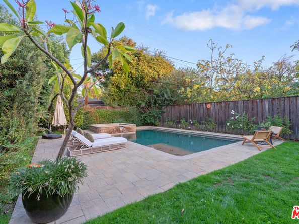 4958 Carpenter Avenue, Valley Village CA 91607