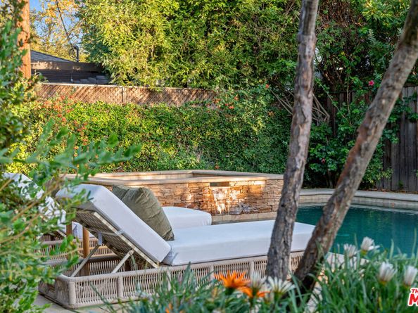 4958 Carpenter Avenue, Valley Village CA 91607