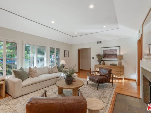 4958 Carpenter Avenue, Valley Village CA 91607